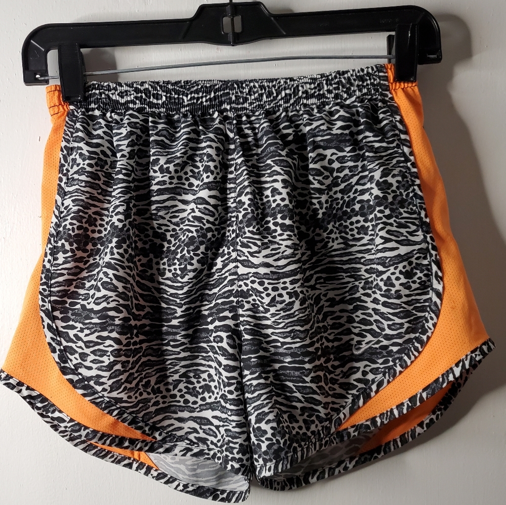 Nike Running Shorts - Picture 6 of 6
